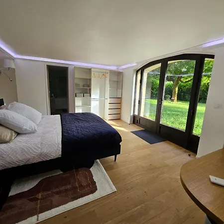 Charmante Maisonette Du Lot Renovee Avec Balneo Vakantiehuis *