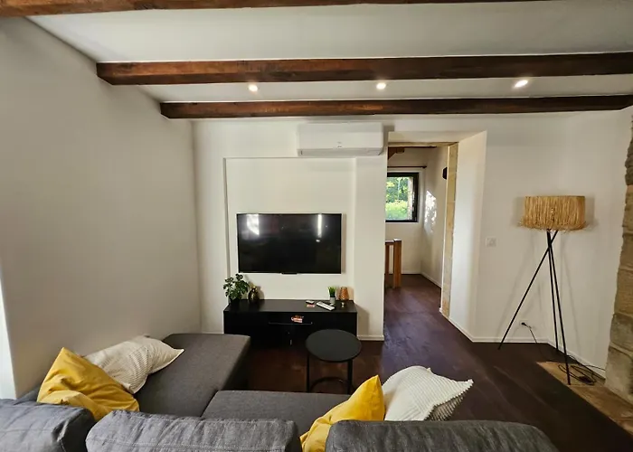 Charmante Maisonette Du Lot Renovee Avec Balneo *